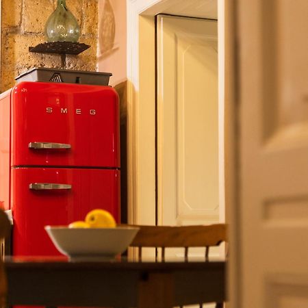 I Leoni Di Rosaroll Bed & Breakfast Наполи Екстериор снимка
