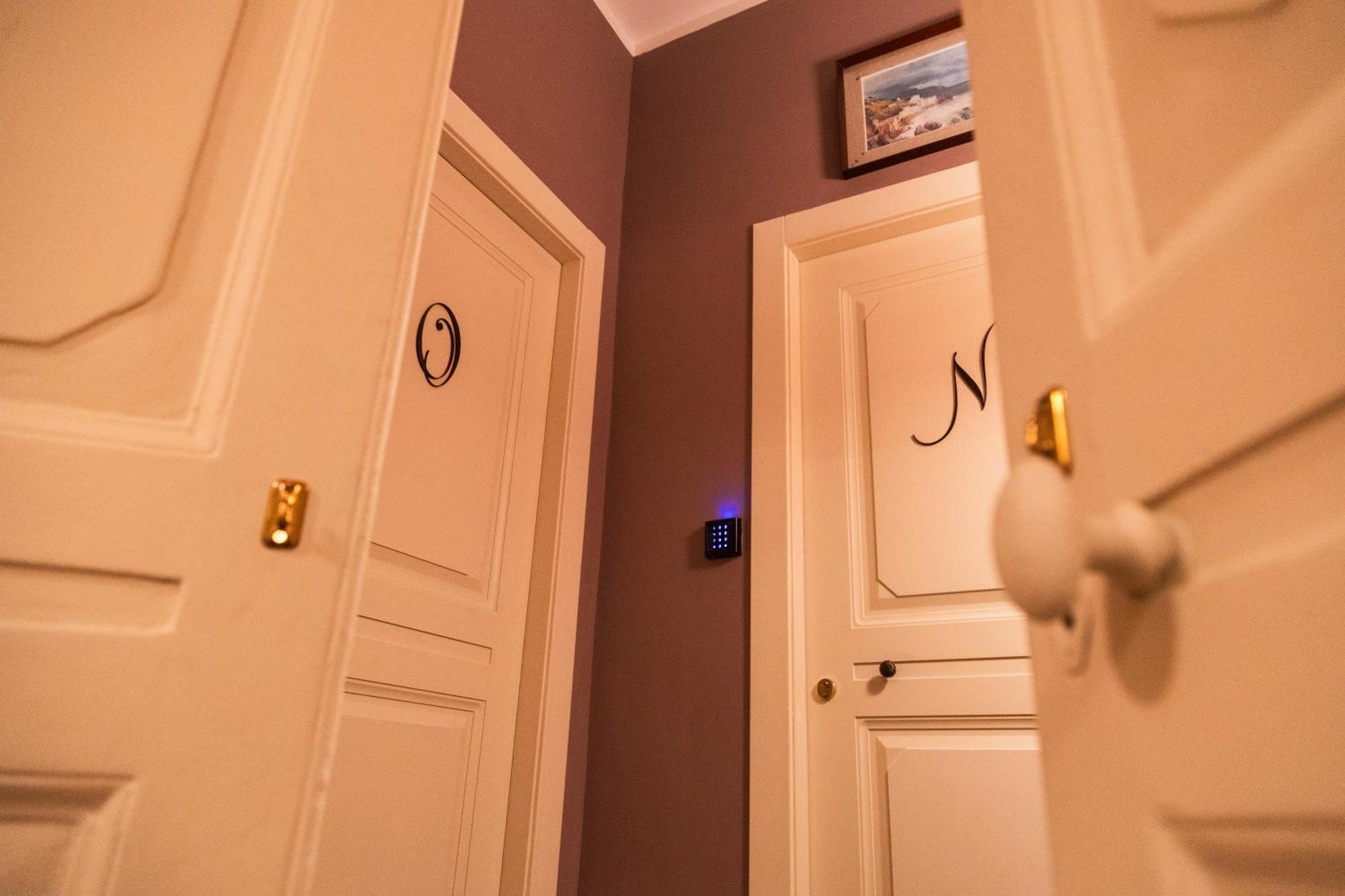 I Leoni Di Rosaroll Bed & Breakfast Наполи Екстериор снимка