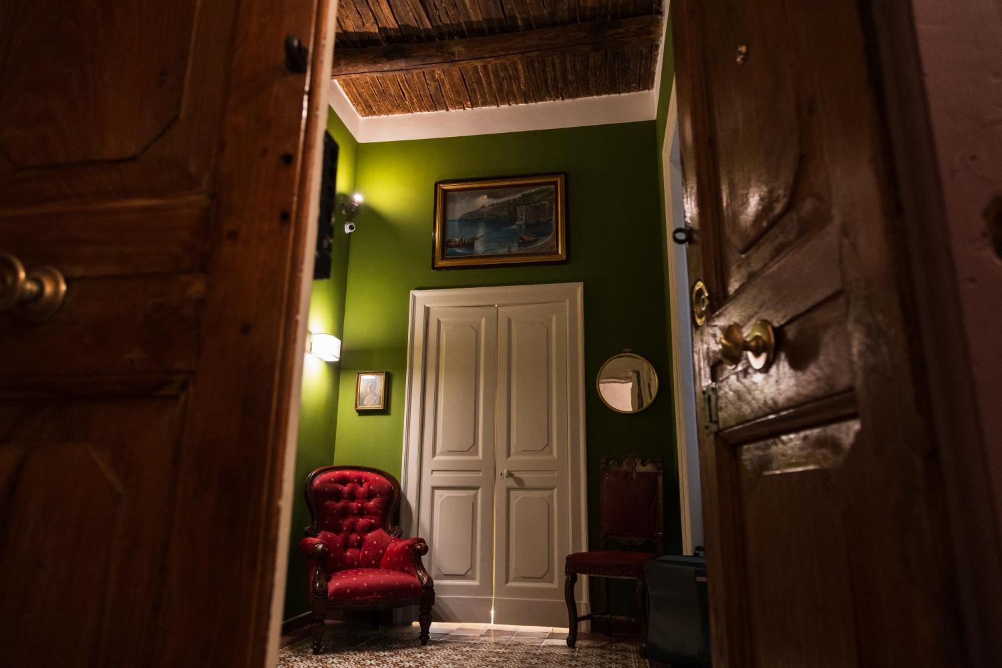 I Leoni Di Rosaroll Bed & Breakfast Наполи Екстериор снимка
